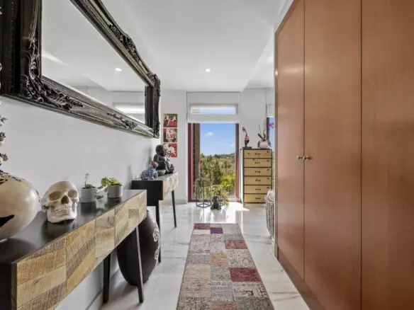 3-bedroom Villa In Málaga, Spain (260 M²)