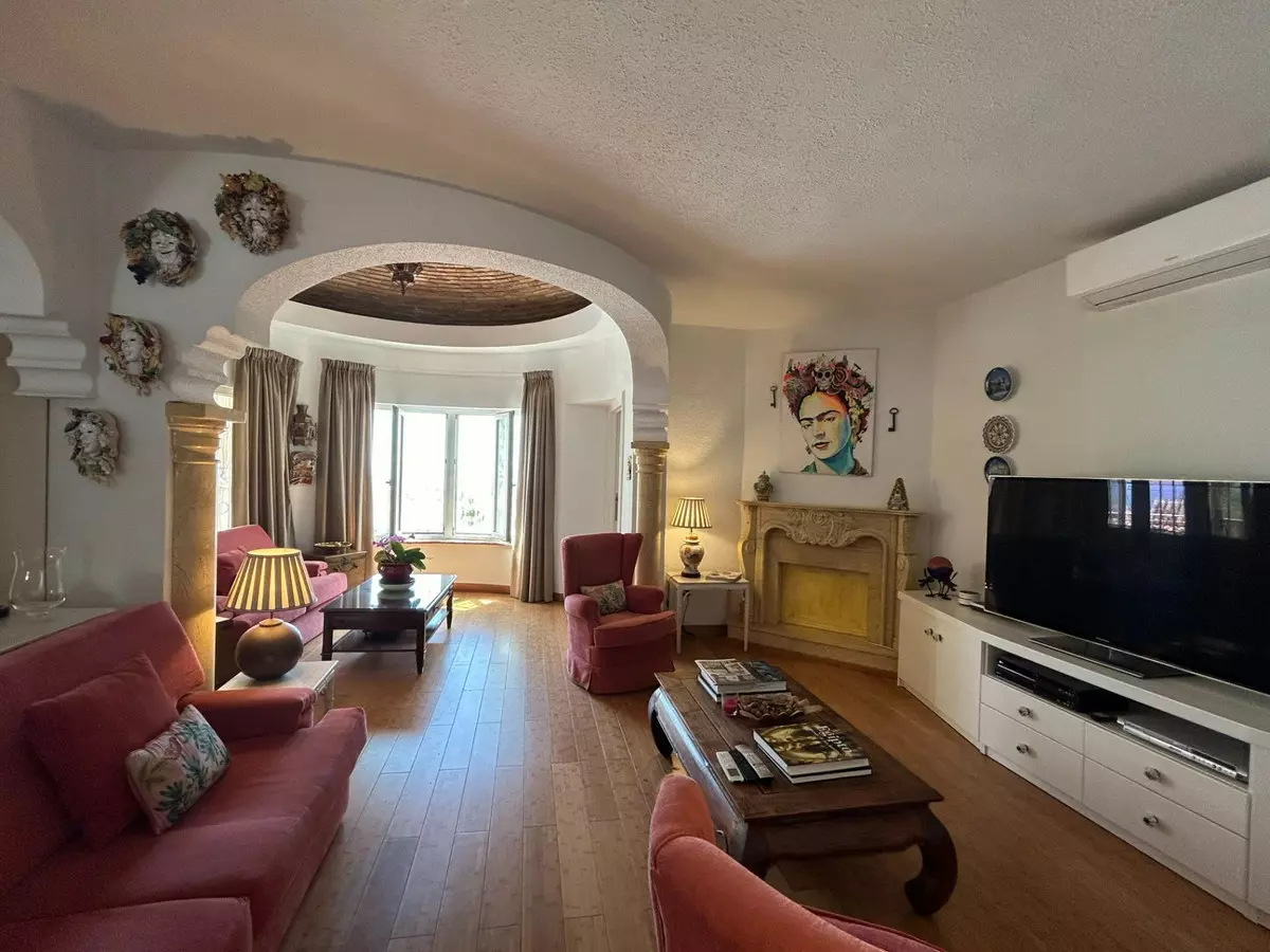 4-bedroom Villa In Benalmádena, Spain (282 M²)