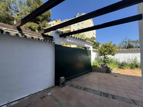 7-bedroom Town House In Marbella, Spain (255 M²)