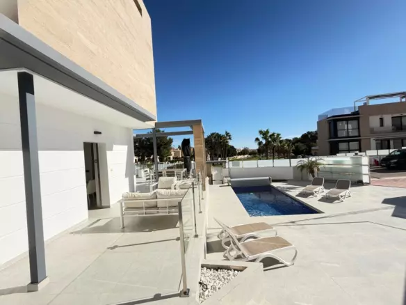 4-bedroom Villa In Orihuela, Spain (148 M²)