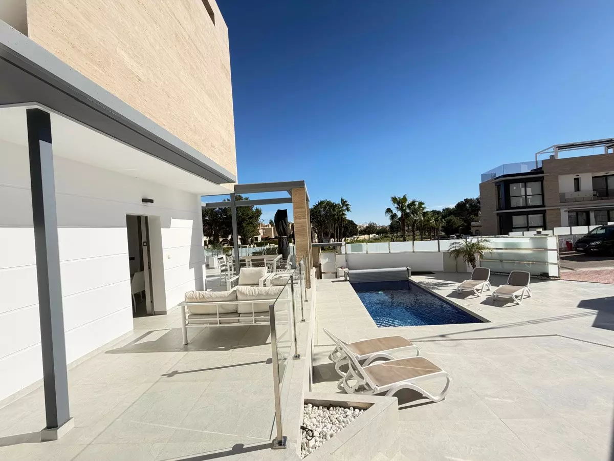 4-bedroom Villa In Orihuela, Spain (148 M²)