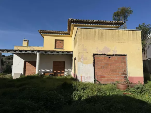 3-bedroom Villa In Estepona, Spain (142 M²)