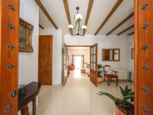 3-bedroom Villa In Casarabonela, Spain (239 M²)