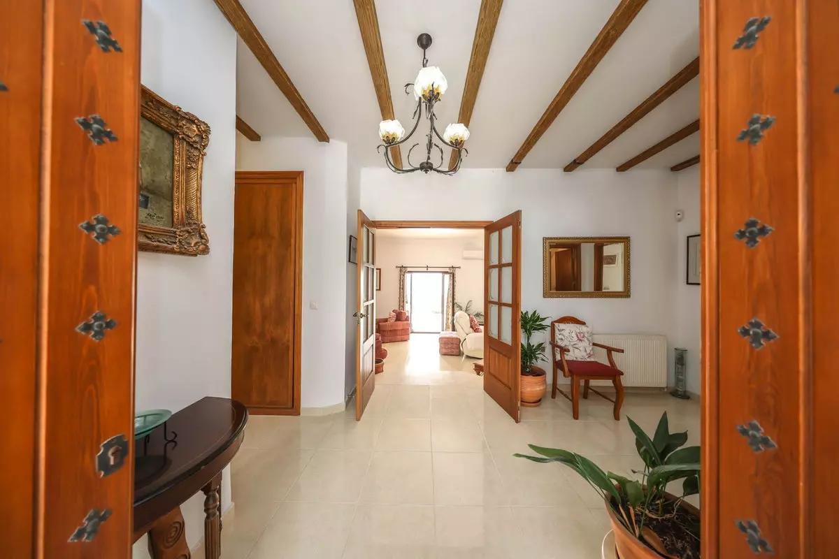 3-bedroom Villa In Casarabonela, Spain (239 M²)