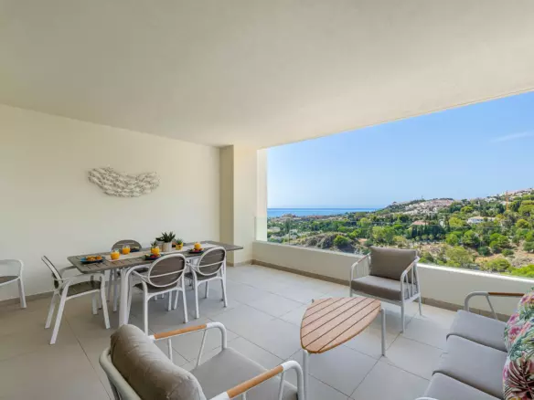 2-bedroom Apartment In Benalmádena, Spain (80 M²)