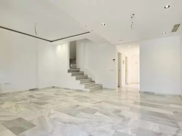 4-bedroom Town House In Mijas, Spain (262 M²)