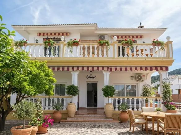 5-bedroom Villa In Alhaurín De La Torre, Spain (250 M²)