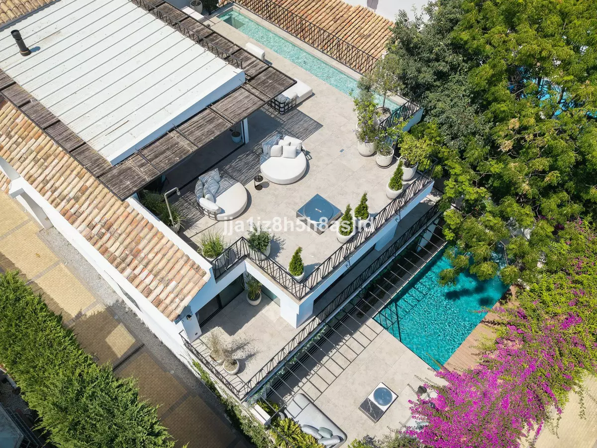 4-bedroom Villa In Marbella, Spain (519 M²)