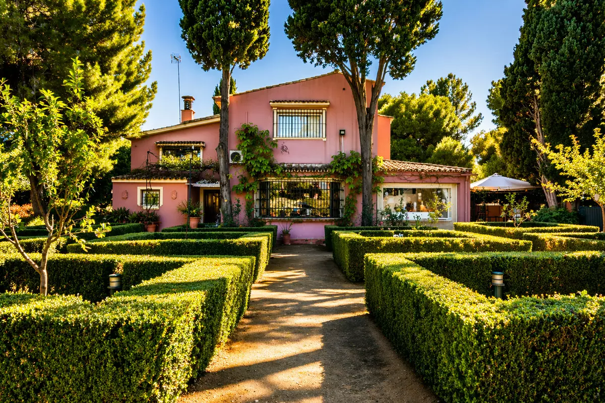 5-bedroom Villa In Marbella, Spain (450 M²)