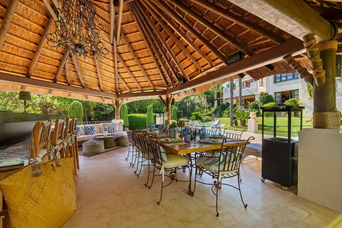 6-bedroom Villa In Marbella, Spain (712 M²)