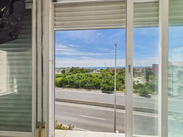 3-bedroom Apartment In Estepona, Spain (82 M²)