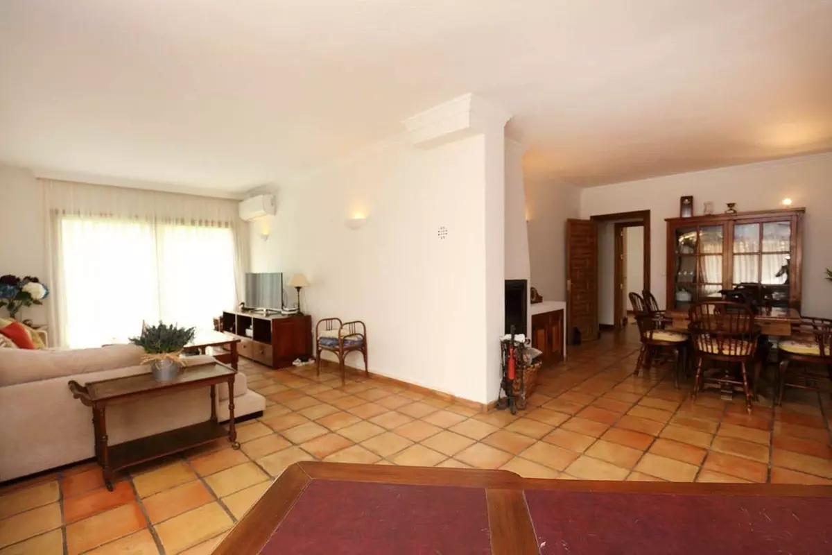4-bedroom Villa In Estepona, Spain (177 M²)