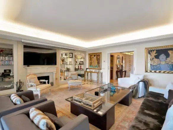 3-bedroom Apartment In Marbella, Spain (289 M²)