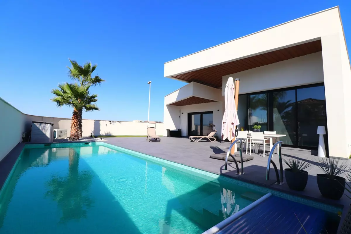 3-bedroom Villa In Formentera Del Segura, Spain (182 M²)