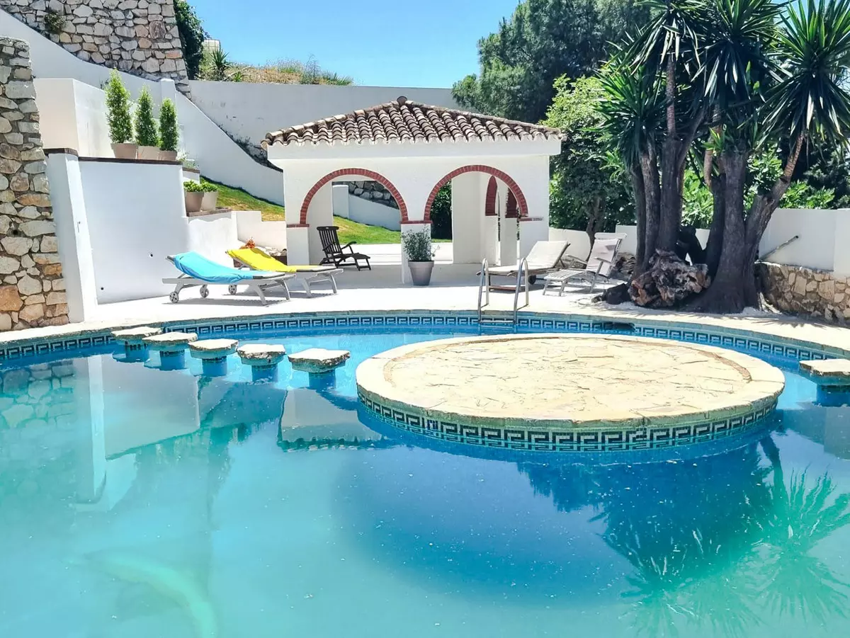 5-bedroom Villa In Benalmádena, Spain (364 M²)