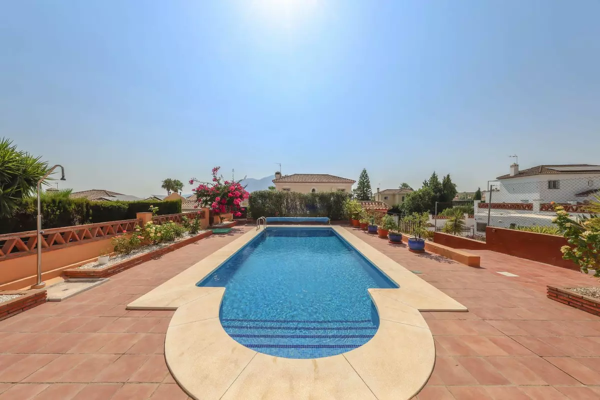 4-bedroom Villa In Coín, Spain (223 M²)