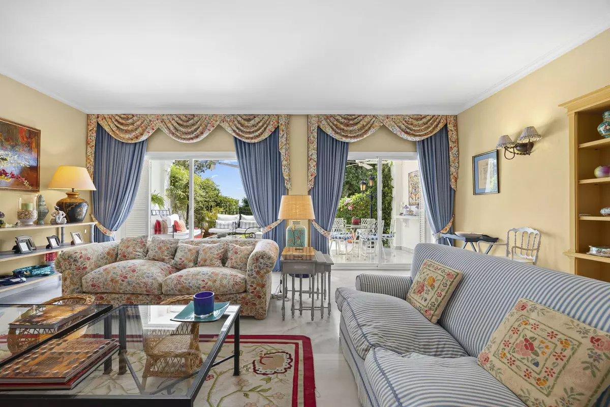 5-bedroom Town House In Benahavis, Spain (195 M²)
