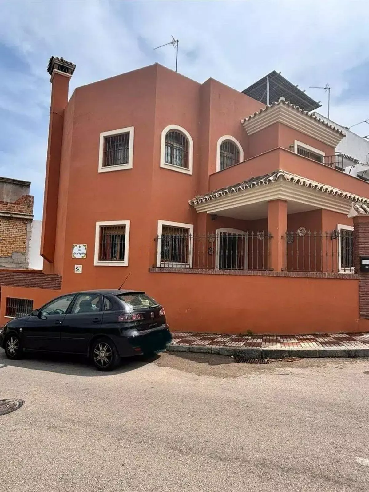 4-bedroom Villa In Estepona, Spain (240 M²)