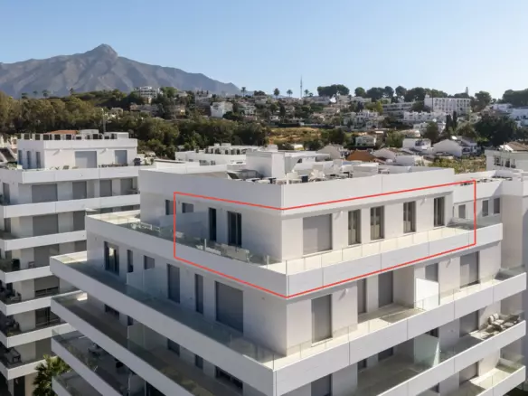 4-bedroom Apartment In Marbella, Spain (129 M²)