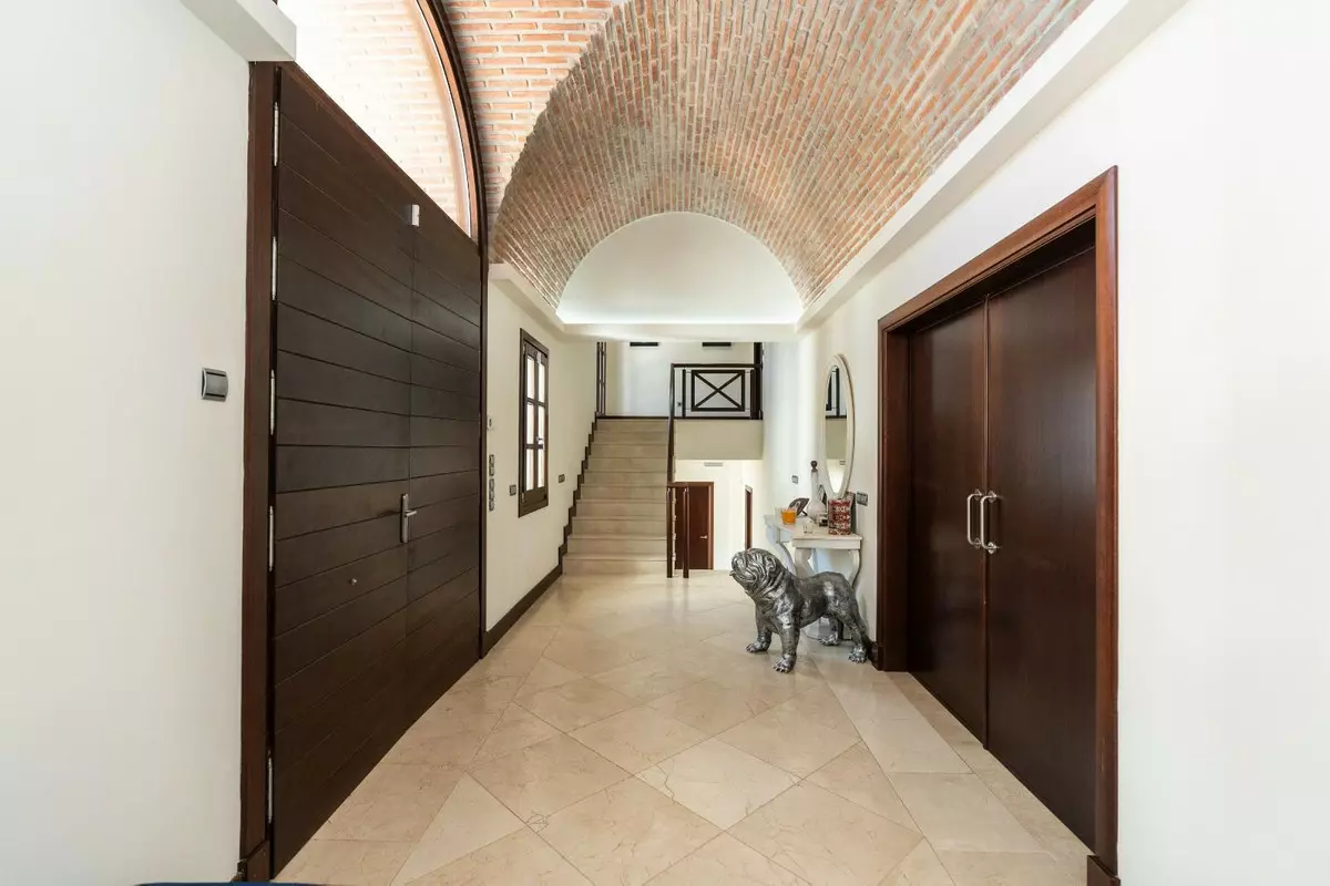 5-bedroom Villa In Benahavis, Spain (647 M²)
