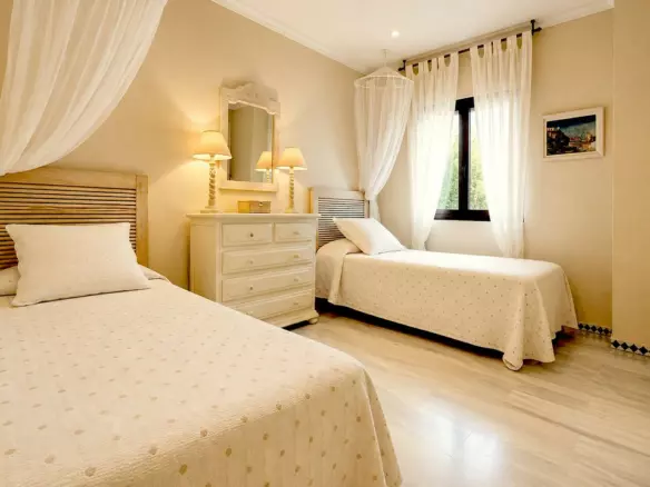3-bedroom Apartment In Estepona, Spain (225 M²)