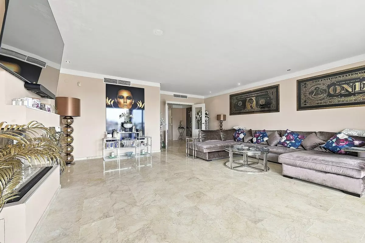 3-bedroom Apartment In Benalmádena, Spain (134 M²)