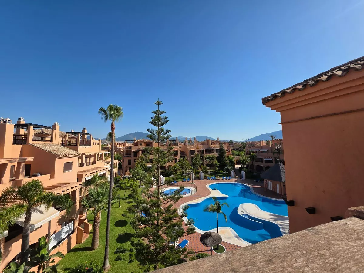 4-bedroom Apartment In Estepona, Spain (197 M²)