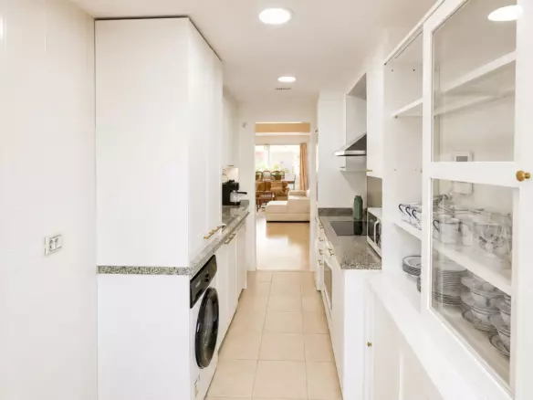 2-bedroom Apartment In Marbella, Spain (105 M²)