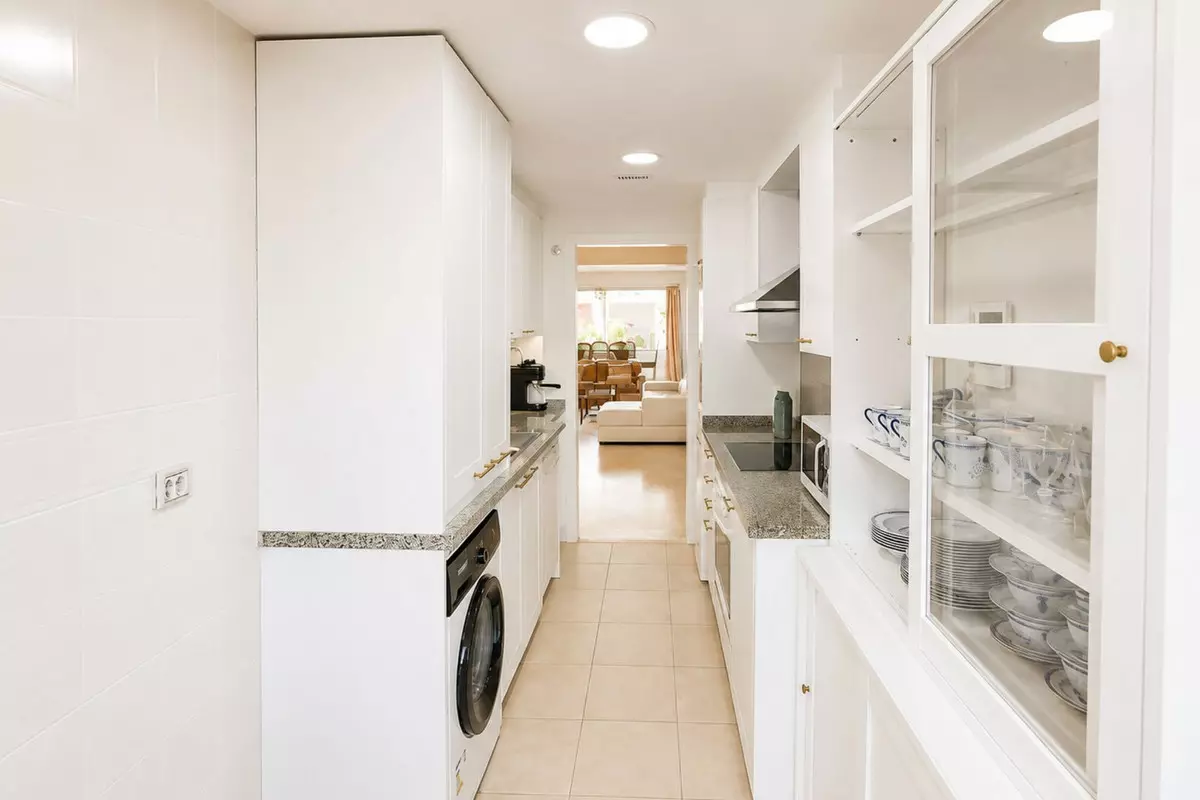 2-bedroom Apartment In Marbella, Spain (105 M²)