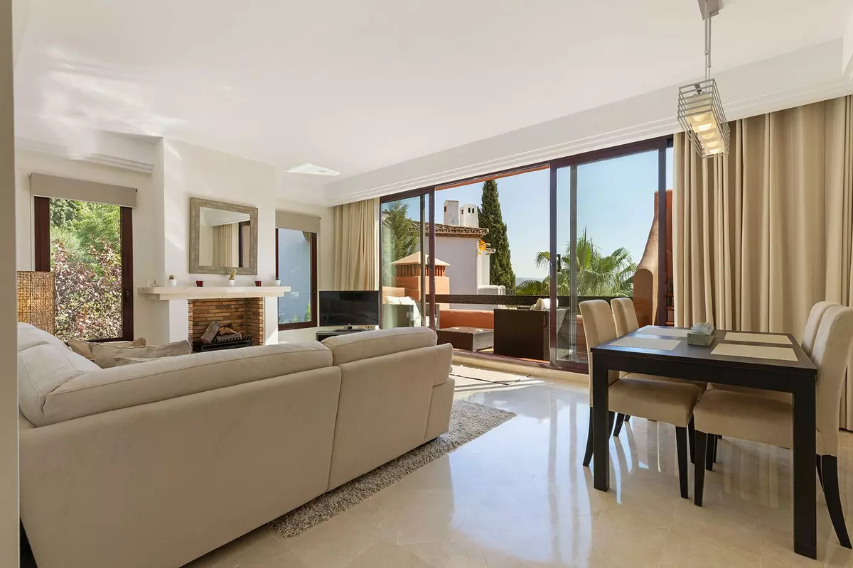 2-bedroom Apartment In Benahavis, Spain (102 M²)