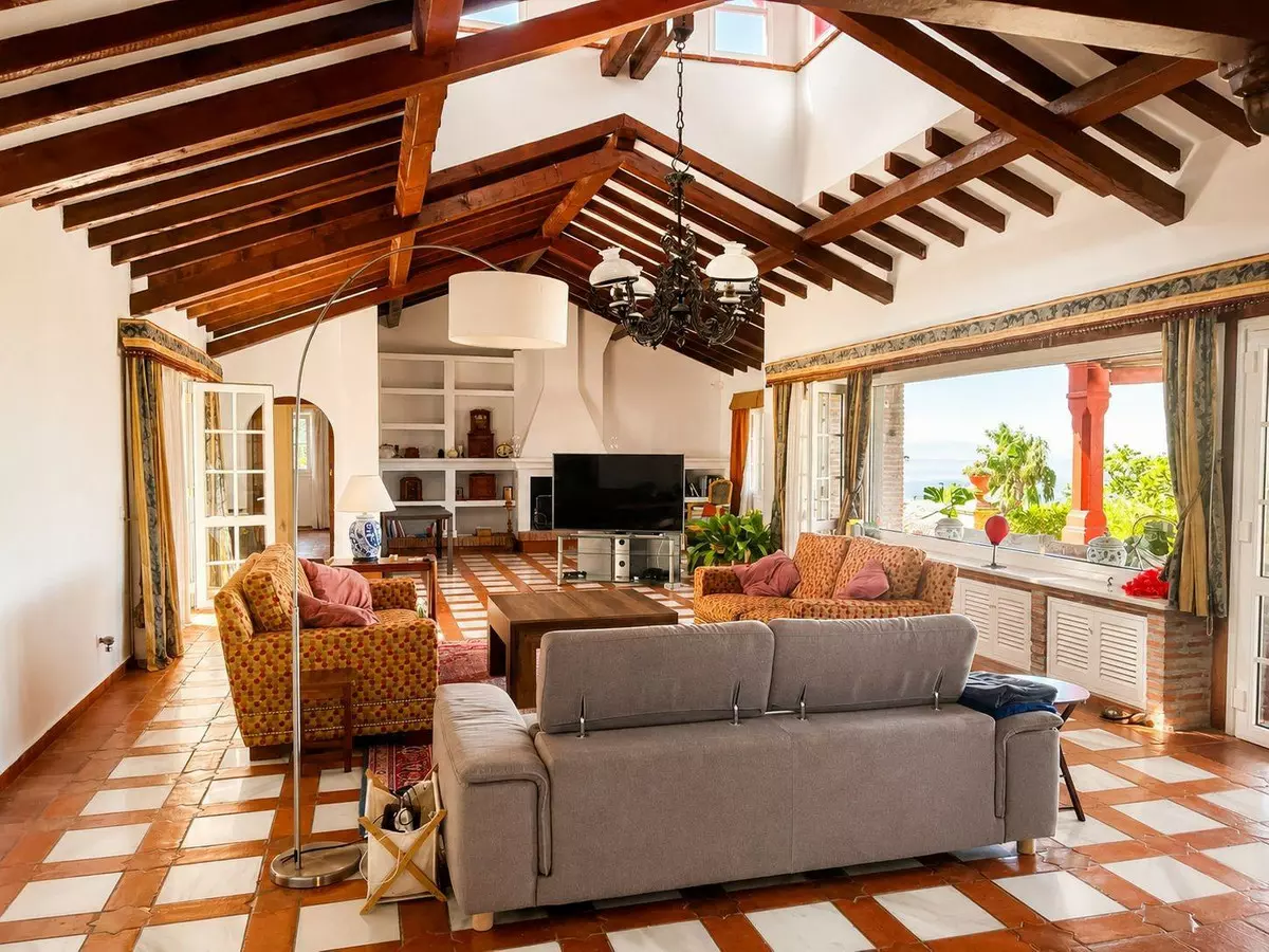 8-bedroom Villa In Benalmádena, Spain (885 M²)