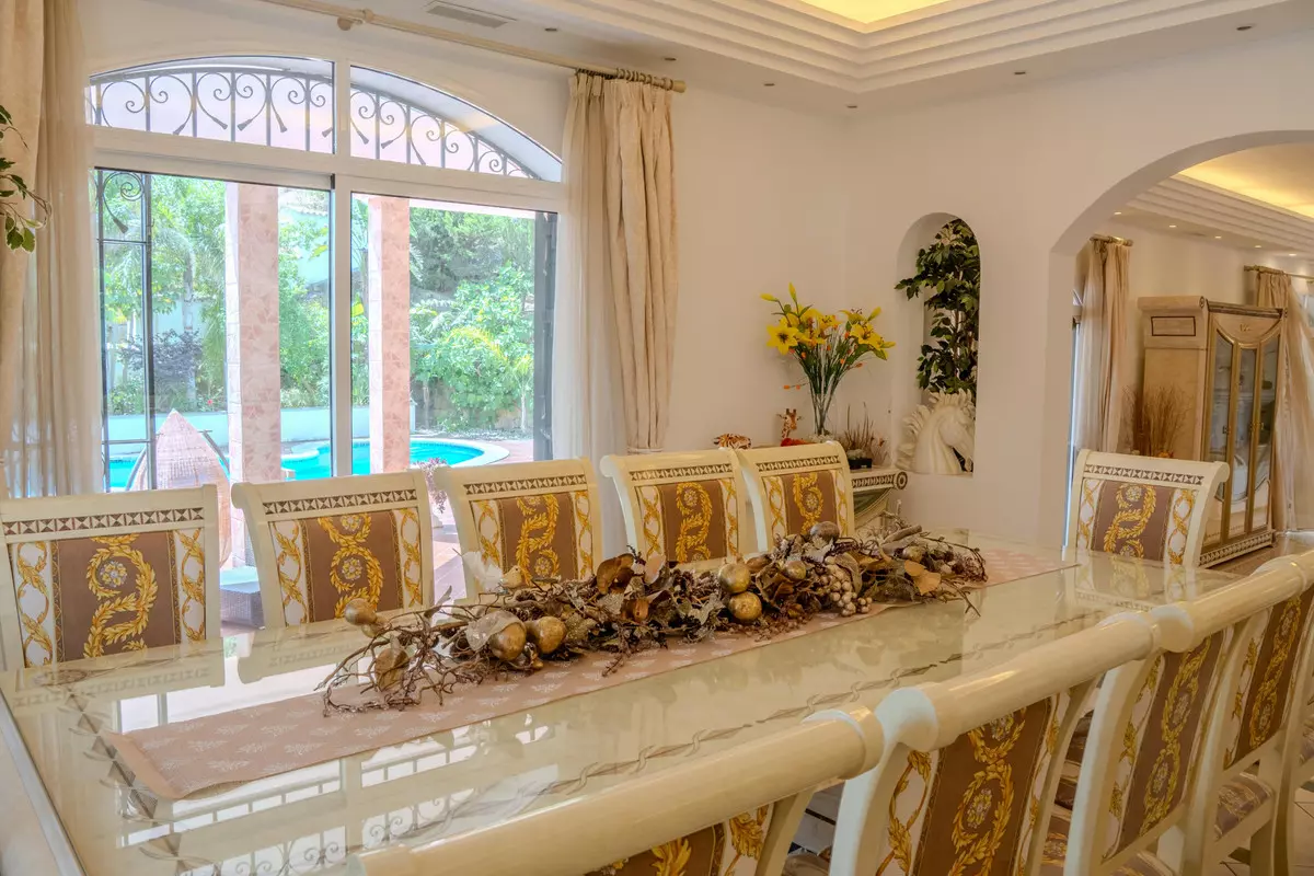 6-bedroom Villa In Benahavis, Spain (797 M²)