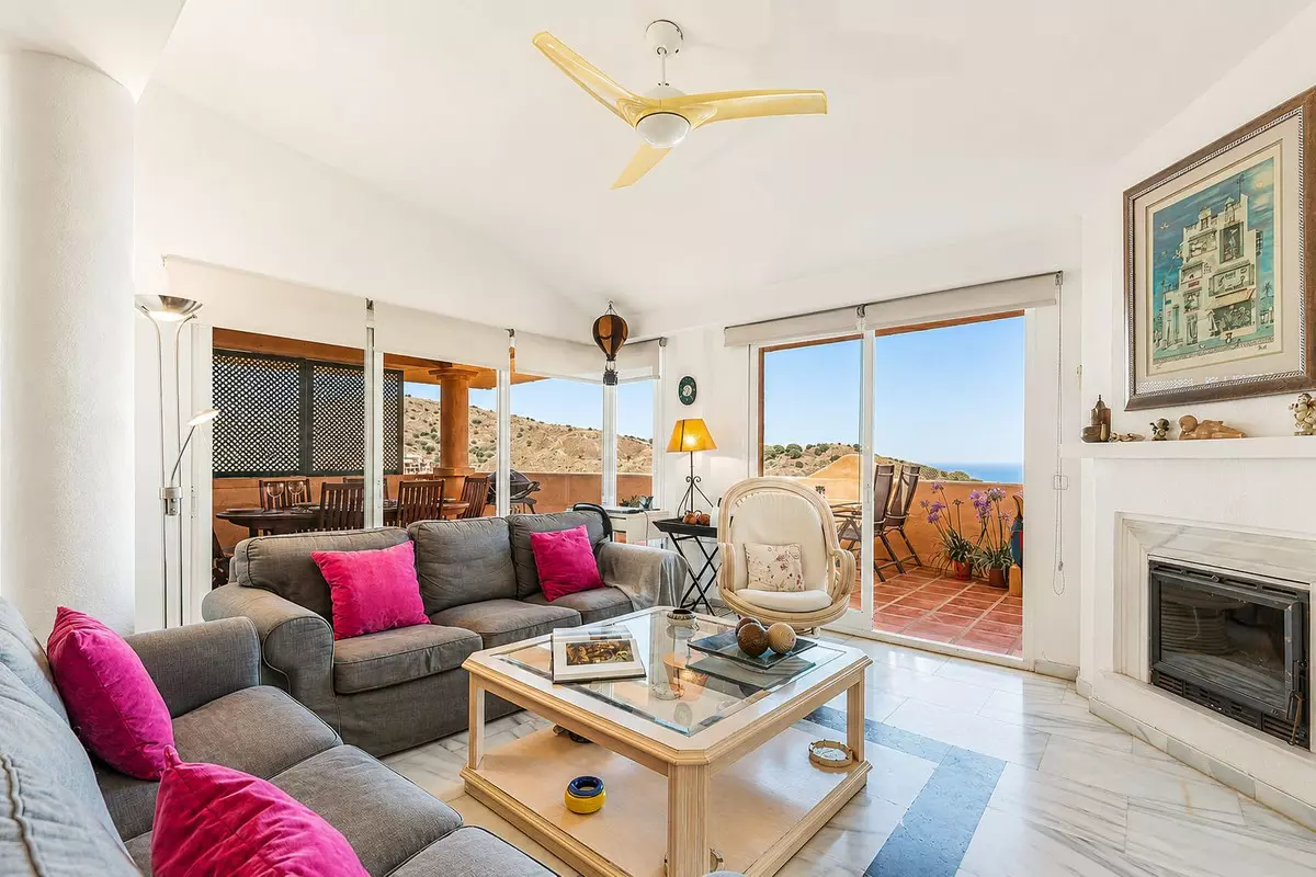 3-bedroom Apartment In Mijas, Spain (132 M²)
