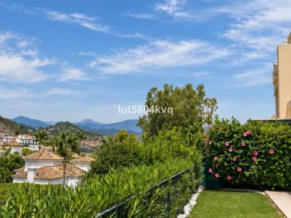 3-bedroom Apartment In Benahavis, Spain (150 M²)