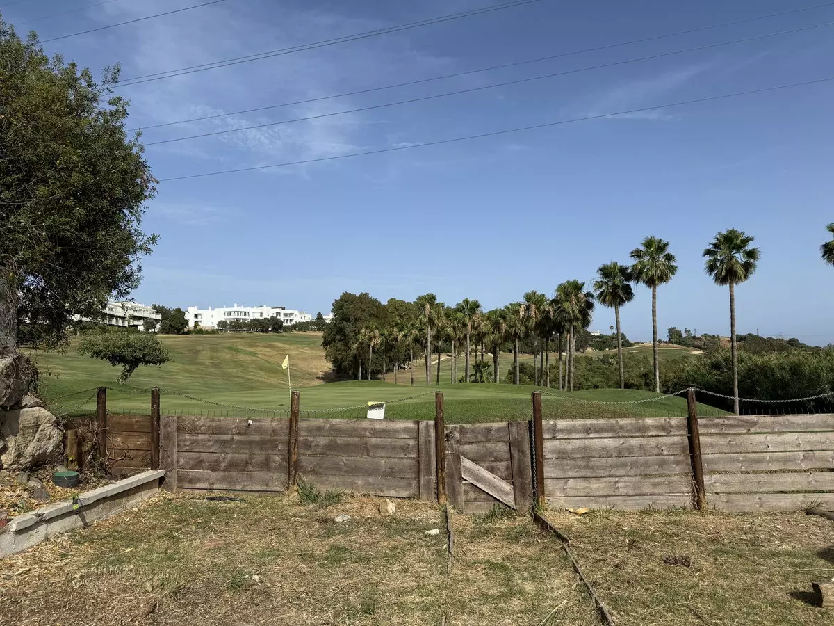 3-bedroom Villa In Estepona, Spain (142 M²)