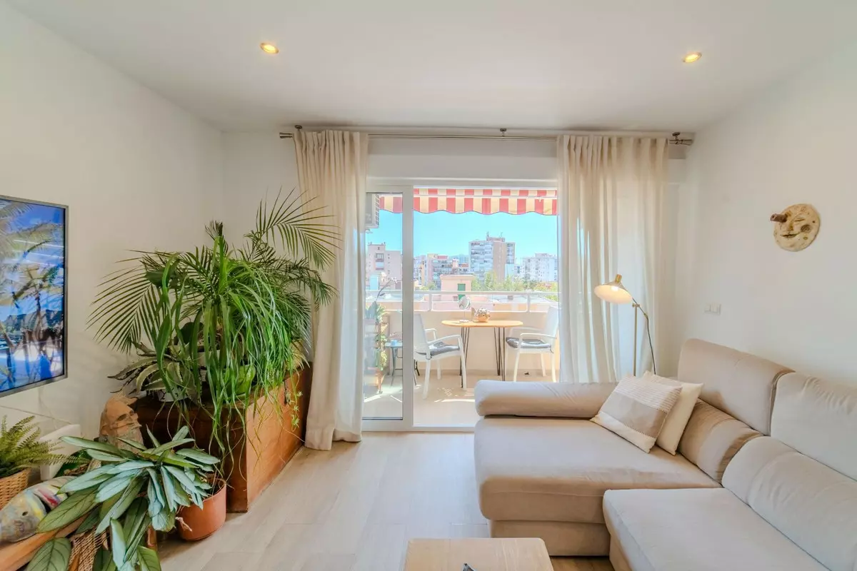 3-bedroom Apartment In Málaga, Spain (107 M²)