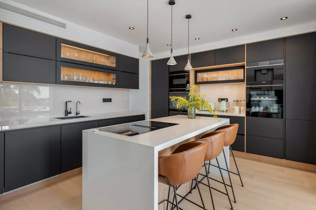 3-bedroom Apartment In Marbella, Spain (193 M²)