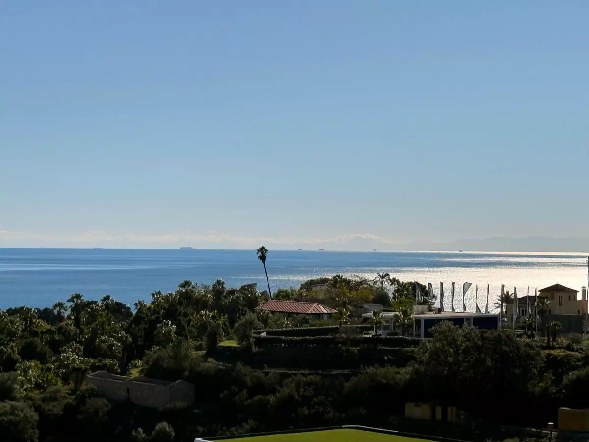 3-bedroom Apartment In Estepona, Spain (175 M²)