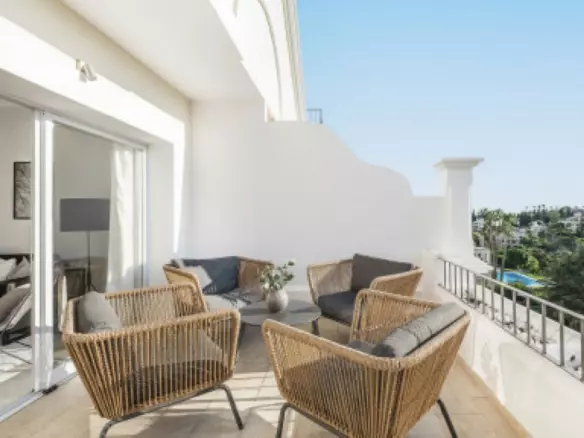 3-bedroom Apartment In Benahavis, Spain (109 M²)