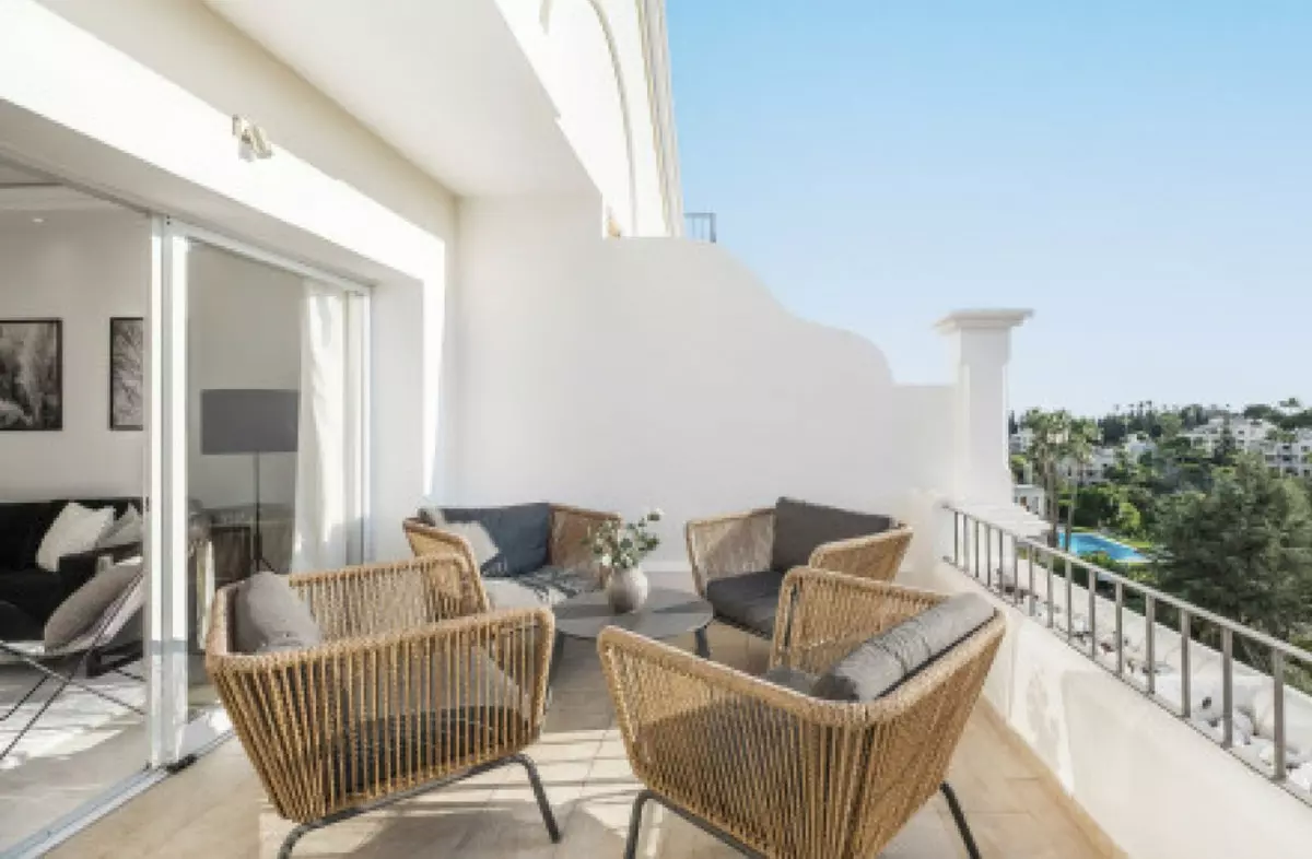 3-bedroom Apartment In Benahavis, Spain (109 M²)
