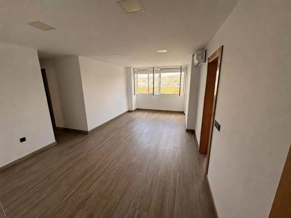 3-bedroom Apartment In Málaga, Spain (90 M²)