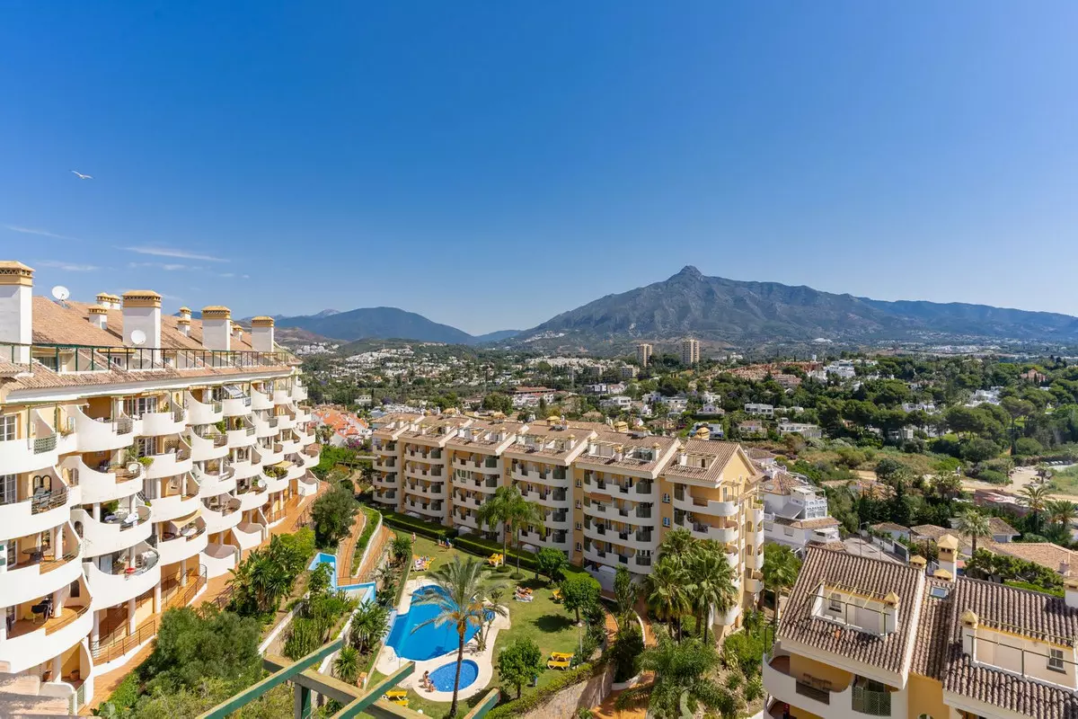 2-bedroom Apartment In Marbella, Spain (97 M²)
