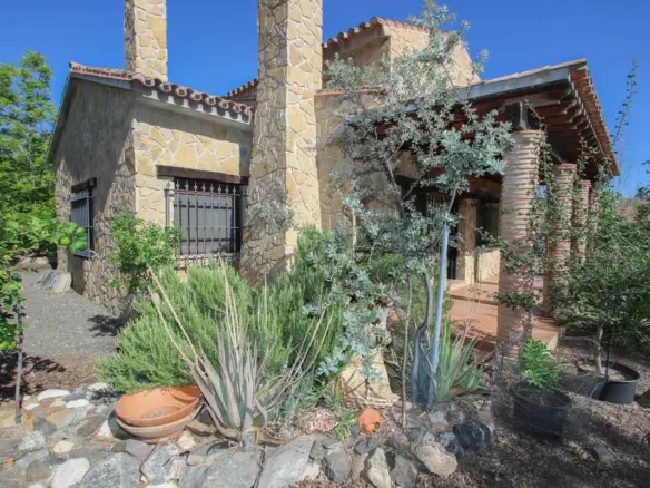 3-bedroom Villa In Pizarra, Spain (123 M²)