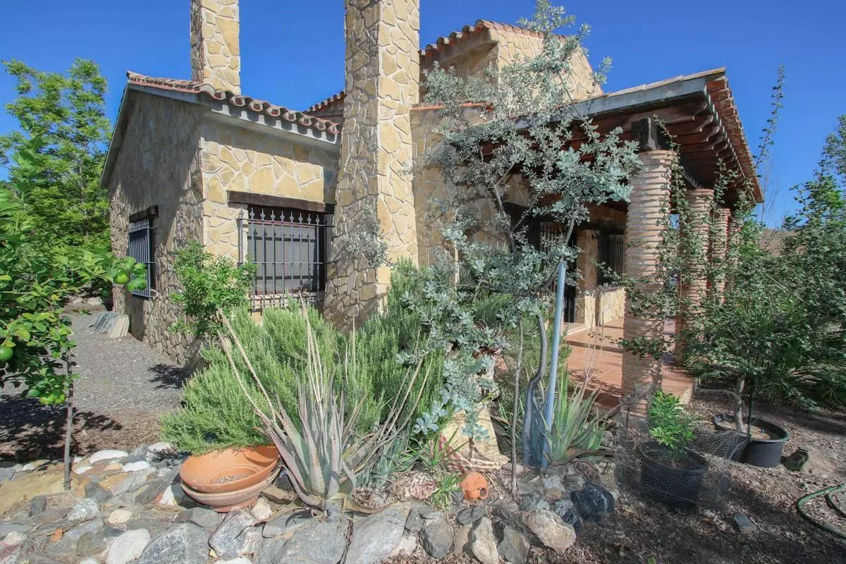 3-bedroom Villa In Pizarra, Spain (123 M²)