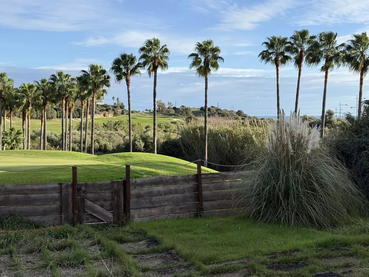 3-bedroom Villa In Estepona, Spain (142 M²)