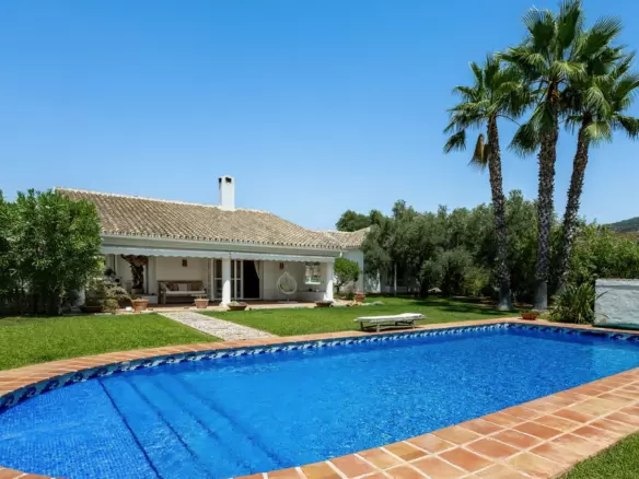 4-bedroom Villa In Alhaurín El Grande, Spain (213 M²)