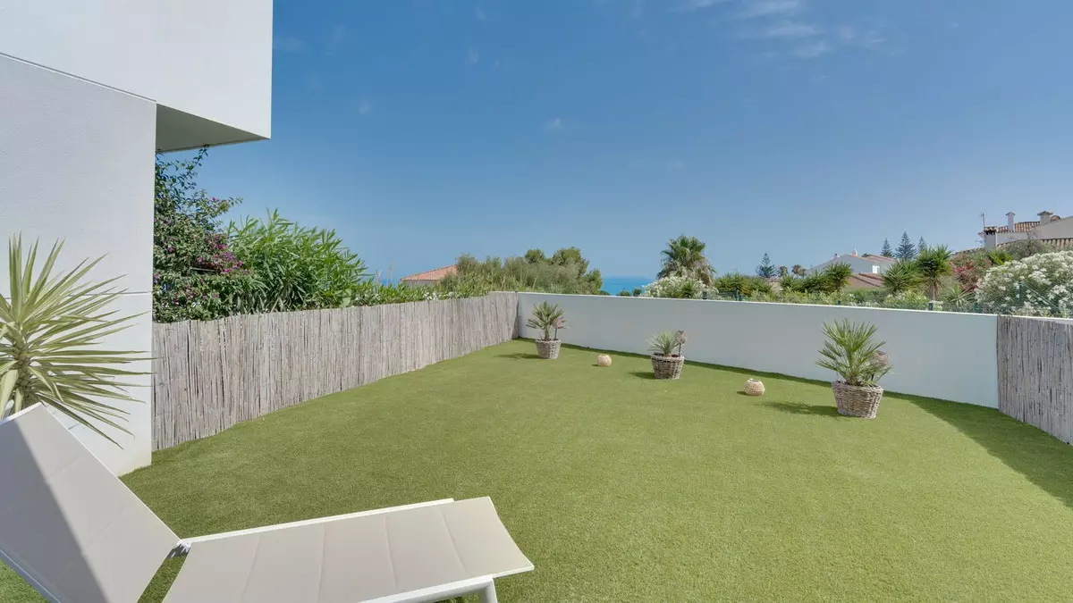 2-bedroom Apartment In Manilva, Spain (79 M²)