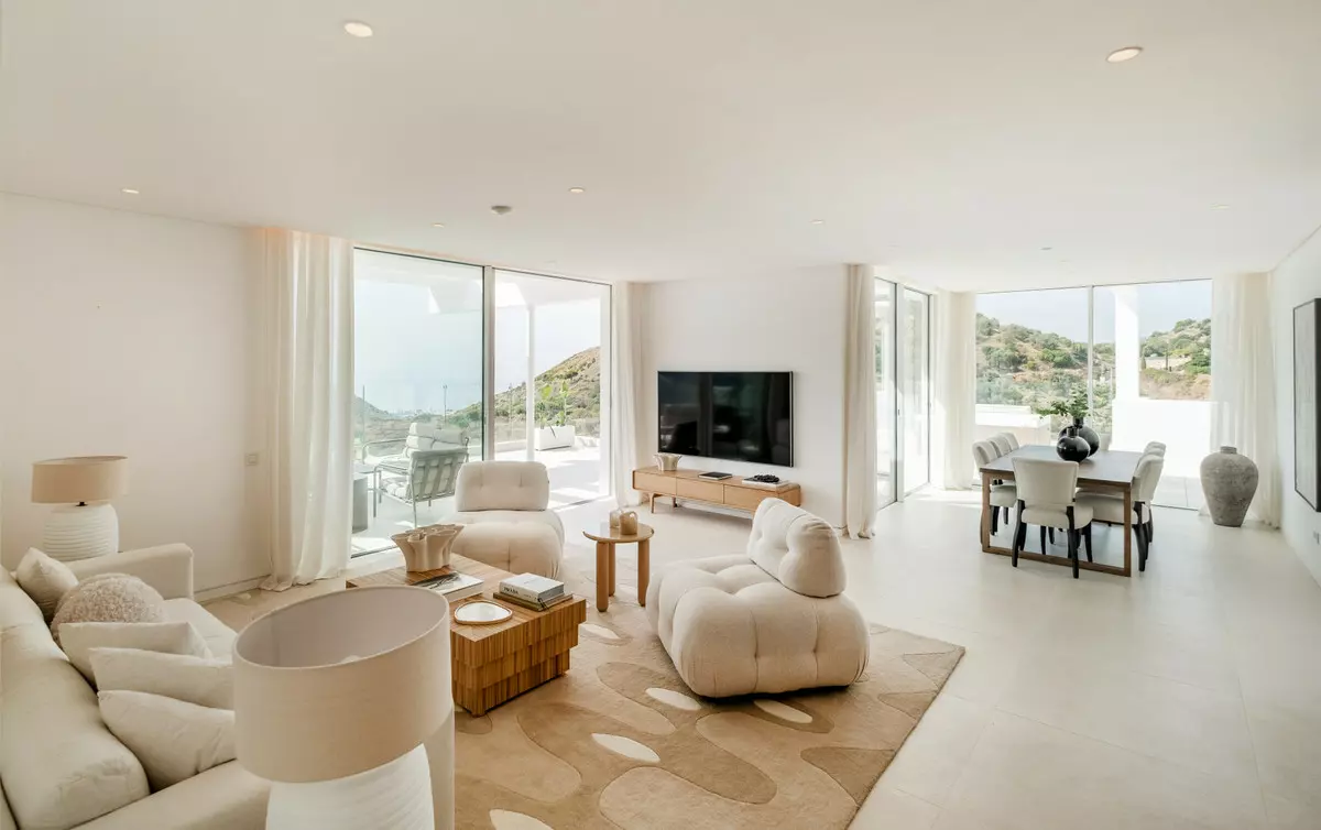 3-bedroom Apartment In Ojen, Spain (267 M²)
