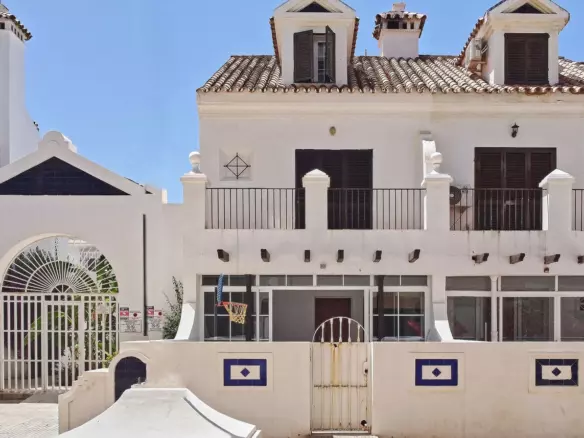 4-bedroom Town House In Fuengirola, Spain (145 M²)