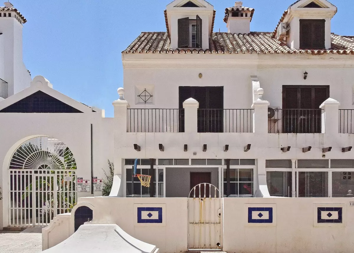 4-bedroom Town House In Fuengirola, Spain (145 M²)